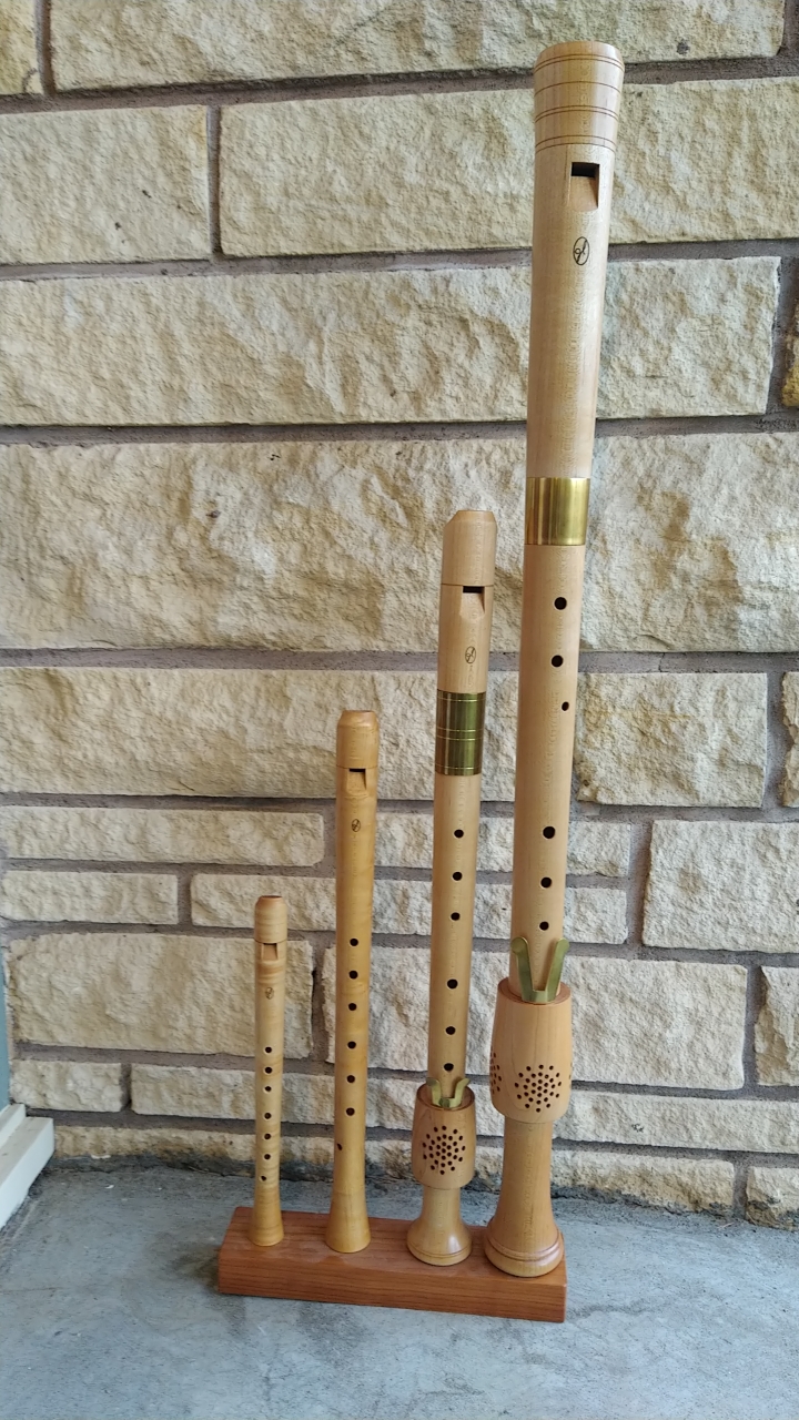 Renaissance consort, natural maple